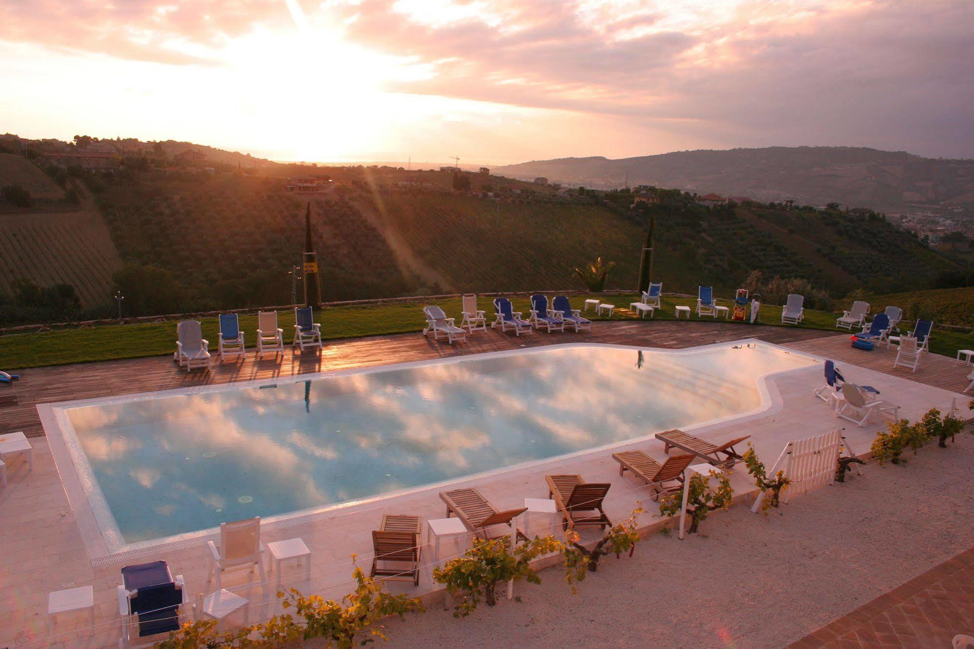 Agriturismo Il Sapore Della Luna Monteprandone Ngoại thất bức ảnh